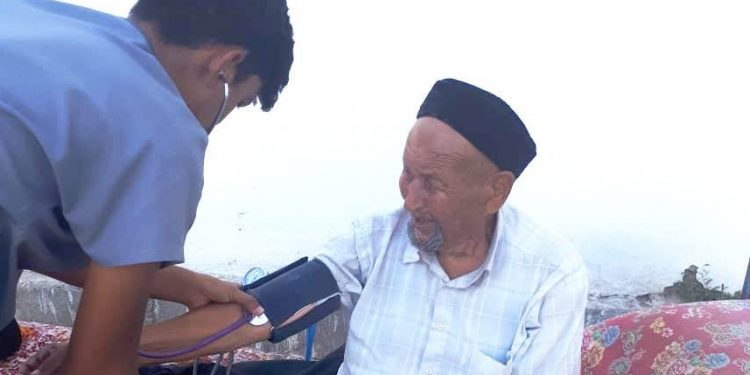 91 жастағы қария covid-ке қарсы екпе қабылдады