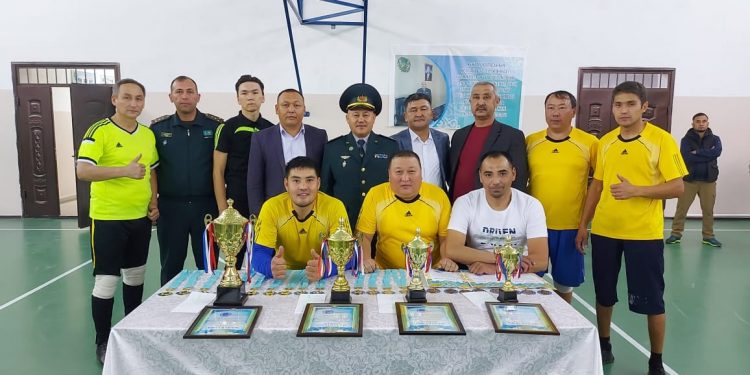 Ұстаздар арасында  волейболдан жарыс өтті