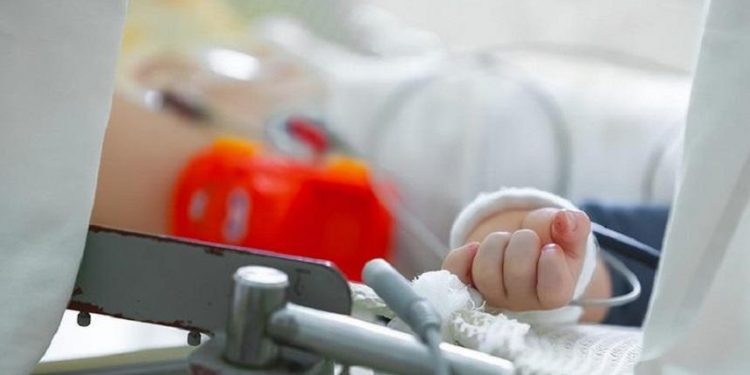 Алматыда сегізінші қабаттан құлап кеткен 4 жасар қыз аман қалды