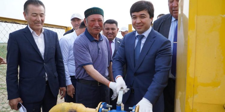 Бәйдібек ауданында екі елді мекенге газ берілді