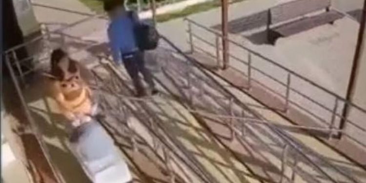 Шымкентте лифтіде балалы әйелді зорламақ болған күдікті ұсталды