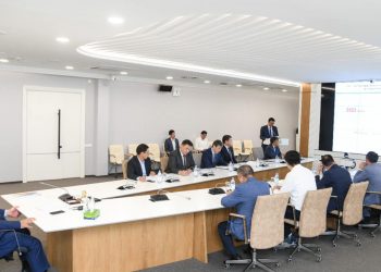 Ө.Шөкеев: «Жақын елді мекендерде оқушыларды автобуспен тасымалдауға басымдық беру керек»