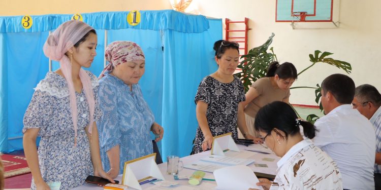 Референдумға Кентау тұрғындары белсенді қатысуда