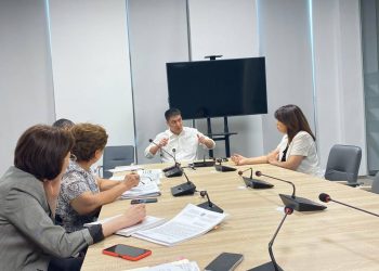 Мүмкіндігі шектеулі азамат бір күнге басқарма басшысының орнына жұмыс істеп көрді