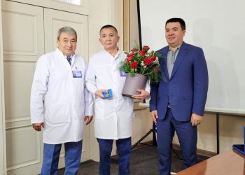 Түркістандық дәрігерлер марапатқа ие болды