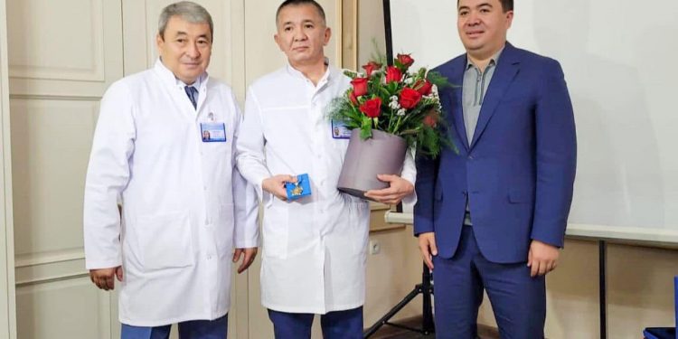 Түркістандық дәрігерлер марапатқа ие болды
