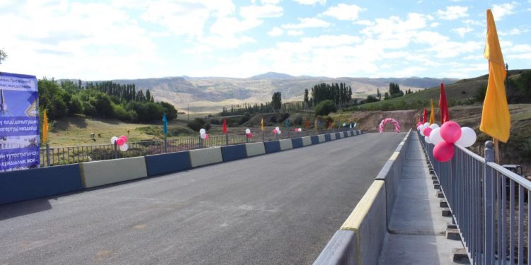 Жаңа көпір ел игілігіне берілді