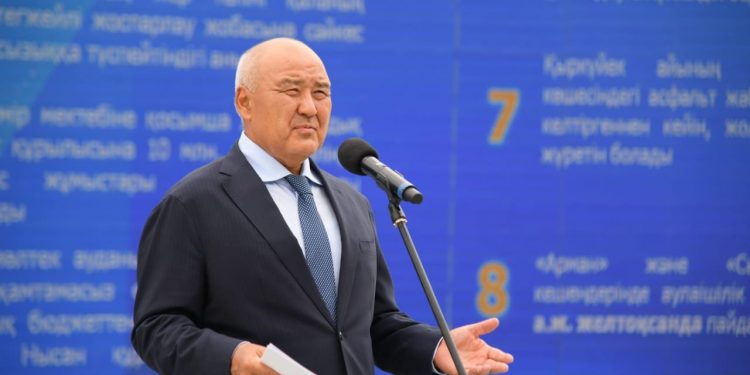 Түркістандықтармен кездескен Ө.Шөкеев тың жобалармен бөлісті