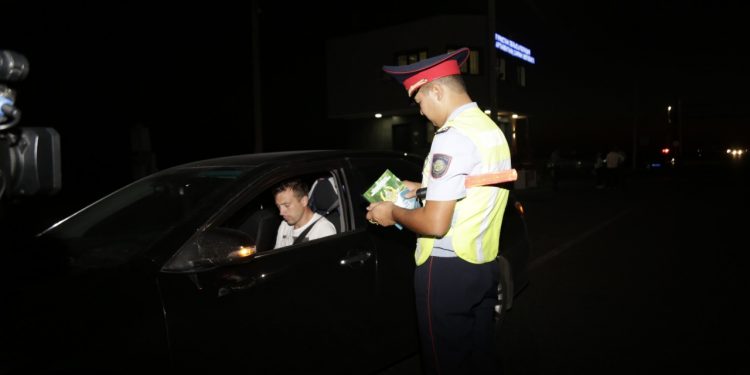 Түркістан облысының полицейлері түнгі уақытта рейдке шықты