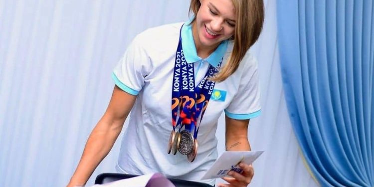 V Ислам ойындарынан 4 медаль еншілеген түркістандық спортшы туған жерге оралды