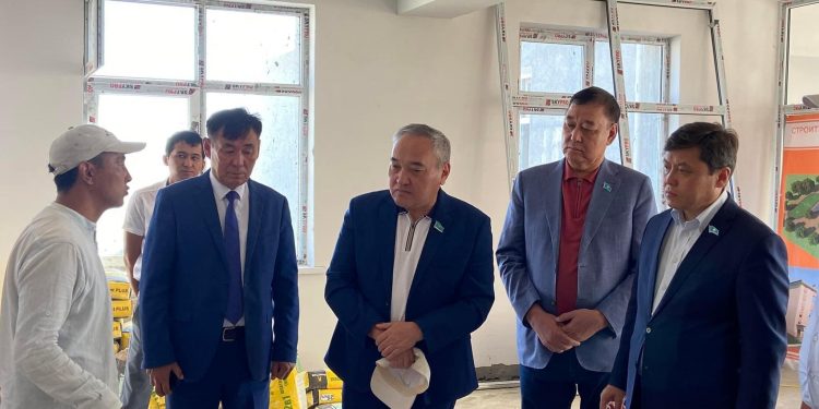 Сауранда жаңа мектептің құрылысы аяқталуға жақын