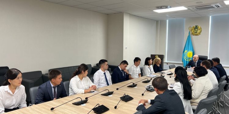 Мемлекеттік қызметке жаңа қабылданған мемлекеттік қызметшілер ант қабылдады