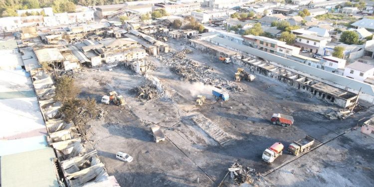 Жетісай базарының тең жартысы қоқыстан тазартылды