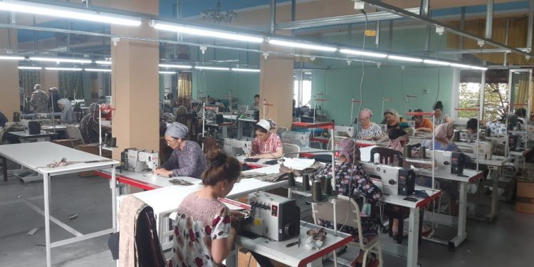 Сайрамдағы жаңа тігін шеберханасы 28 мың дана әскери киім тігуге тапсырыс алды