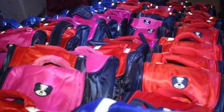 Демеушілер 2 мыңнан астам оқушыға көмек көрсетті