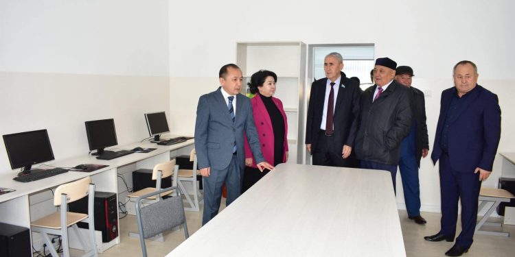 Қазығұртта Республика күніне орай мектеп пен медициналық орталық ашылды