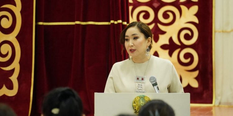 Қарақат Әбден отбасы және демография министрлігін құруды ұсынды