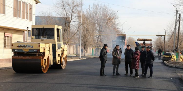 Сарыағашта тұрғындарды көптен бері алаңдатқан маңызды жол асфальтталып жатыр