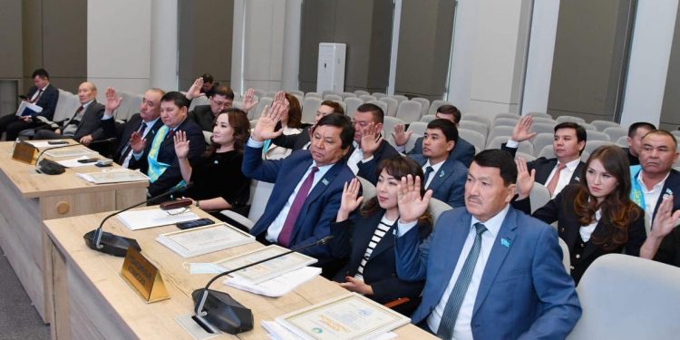 Түркістан облыстық мәслихатының кезектен тыс жиырмасыншы сессиясында маңызды мәселелер қаралды