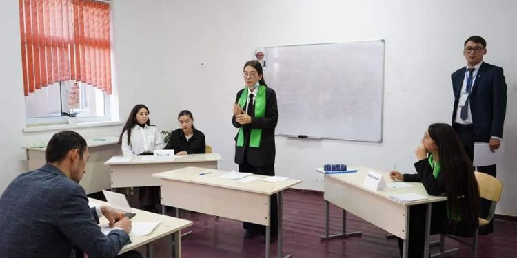 Түркістанда алғаш рет оқушылар арасында үш тілде пікірсайыс турнирі өтті