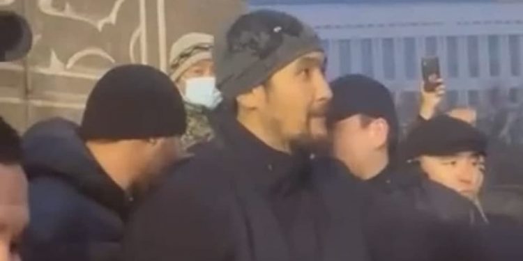 «Дикий Арман» бейбіт тұрғындарды қонақүйлердің паркингінде күшпен ұстаған – бас прокурор