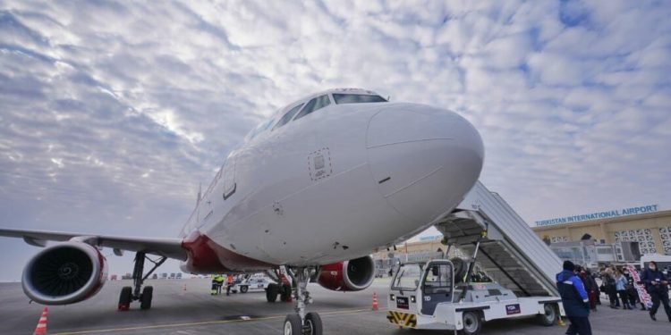 Түркістандықтар Түркияға гуманитарлық көмек тиелген 2 ұшақ жөнелтеді