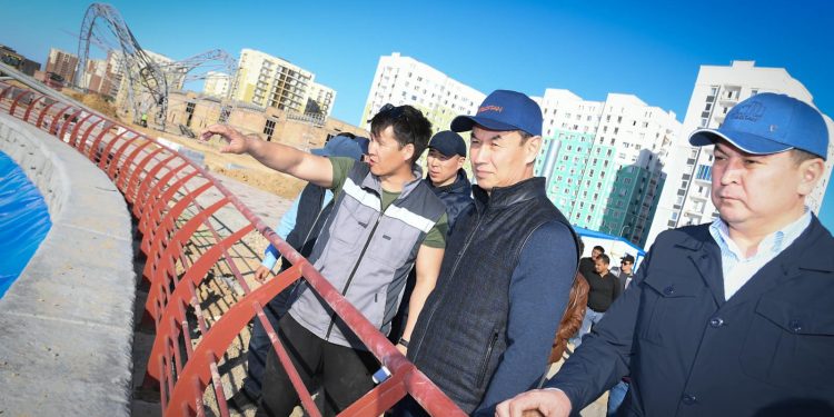 Түркістанда жаңа саябақ пен тарихи стадионның құрылысы жүріп жатыр