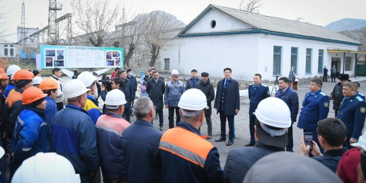 Басшылар Кентаудағы жылу электр станциясының ұжымымен кездесті