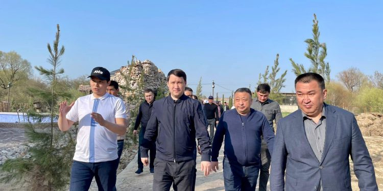 Түлкібас ауданында балық, жеміс шаруашылығы қарқынды дамуда