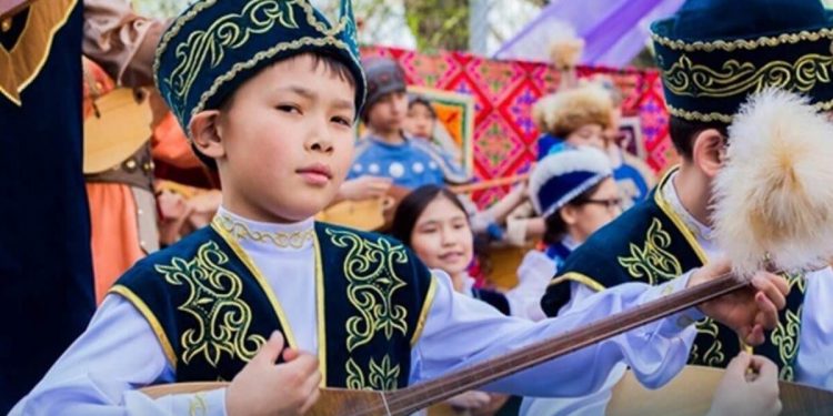Барлық мектеп-колледждерде бір мезгілде қазақ күйлері орындалады
