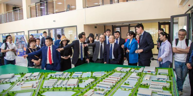 Қытай делегациясы «Turkistan» индустриалды аймағы мен арнайы экономикалық аймақтың жұмысымен танысты