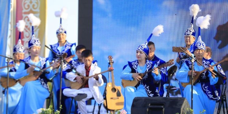 Түркістанда «Өнерлі өлке» фестивалінің көшін Созақ ауданы жалғады