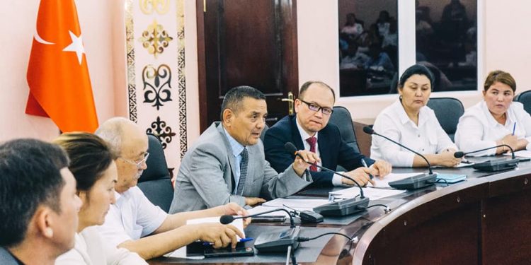 Түркістанда «Саяси қуғын-сүргіннің сабақтары тарихи танымда орнығуы керек» атты дөңгелек үстел өтті