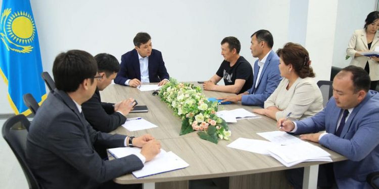 Ашық әкімдіктегі қабылдауда өзекті мәселелер тыңдалды