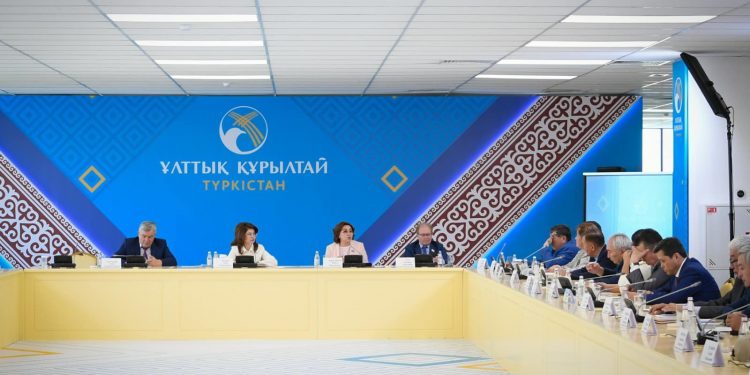 Азаматтық қоғамды, отандық өнерді дамыту және ұрпақтар сабақтастығын сақтау – ұлттық құрылтай мүшелері өзекті мәселелерді талқылады