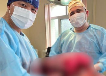 Түркістан облысында науқастан 9 келі ісікті алып тастау бойынша ота жасалды