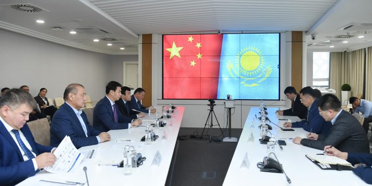 Халықаралық компания Түркістан өңірінде жел мен күн сәулесінен қуат алуға қомақты инвестиция салмақ