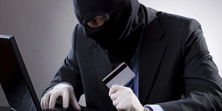 Бейтаныс адам «банк қызметкерімін» десе…