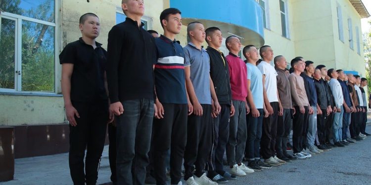 Кентаудан 40 азамат әскерге аттанды