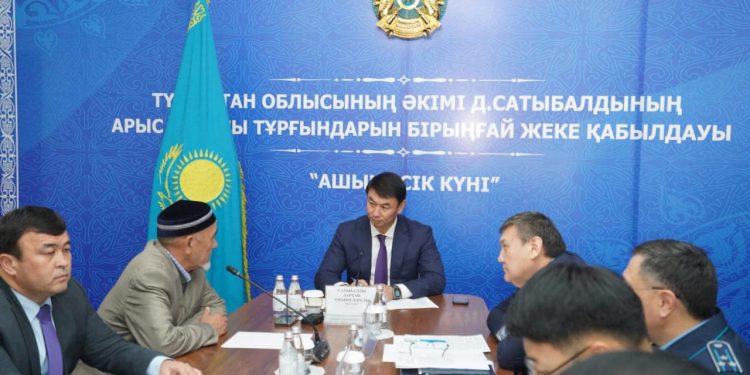 Дархан Сатыбалды арыстық тұрғындардың өтінішін тыңдады