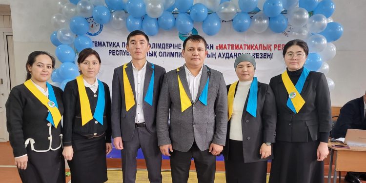 Саурандық мұғалімдер сайысқа түсті