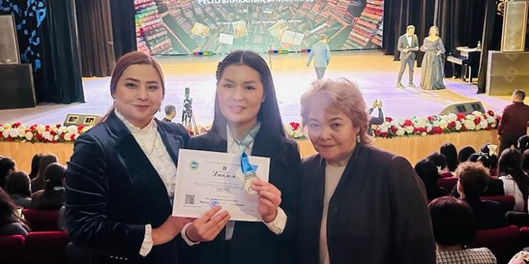 Жетісайлық оқушы жүлдемен оралды