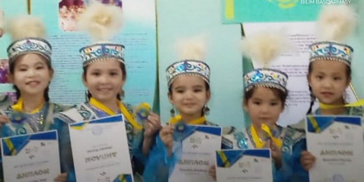 Арыстық оқушылар Грузияда өнер көрсететін болады