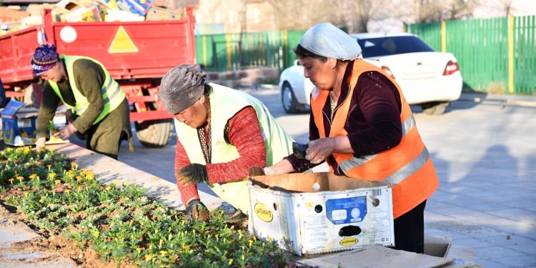 Отырарда экологиялық акция аясында саябақтар мен демалыс орындары қоқыстан тазартылып жатыр