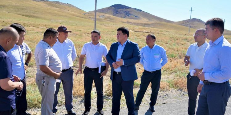 Кентау қаласының әкімі Жандос Тасов Хантағы ауылының тұрғындарымен кездесті