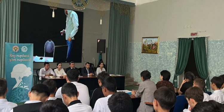 Әлеуметтік желінің әлеуеті мен әлегі