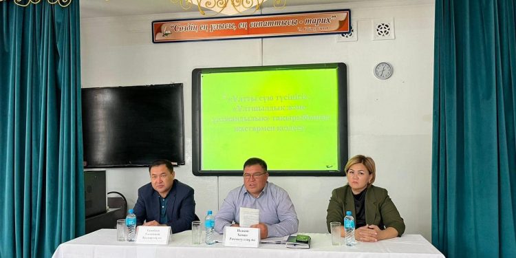 Ақпараттық-насихаттық топ Кентау және Қарнақ тұрғындарымен кездесу өткізді