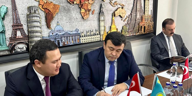 Түркістандық делегацияның Түркияға іссапары барысында 9 меморандумға қол қойды