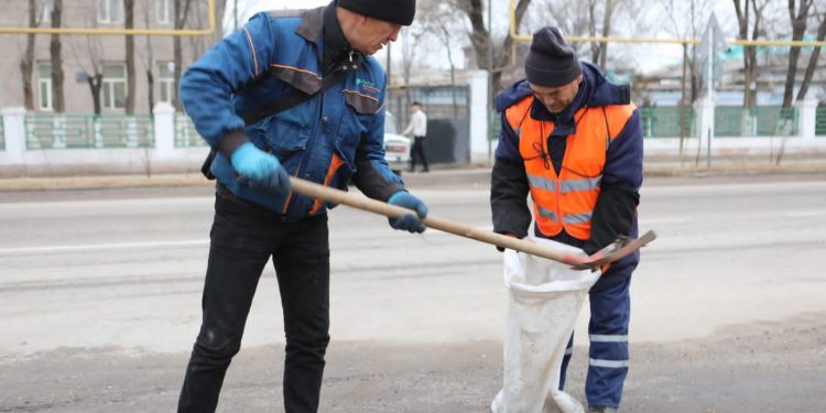 Түркістанда жалпықалалық сенбілік өтті
