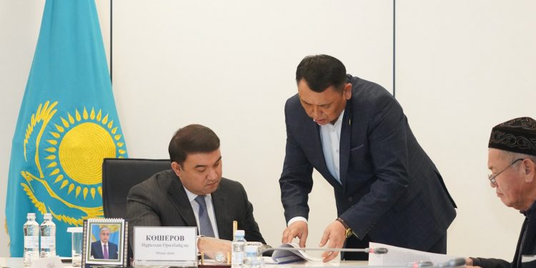 Түркістан облысының әкімі тұрғындарды кезекті рет қабылдап, өтініштері мен ұсыныстарын тыңдады